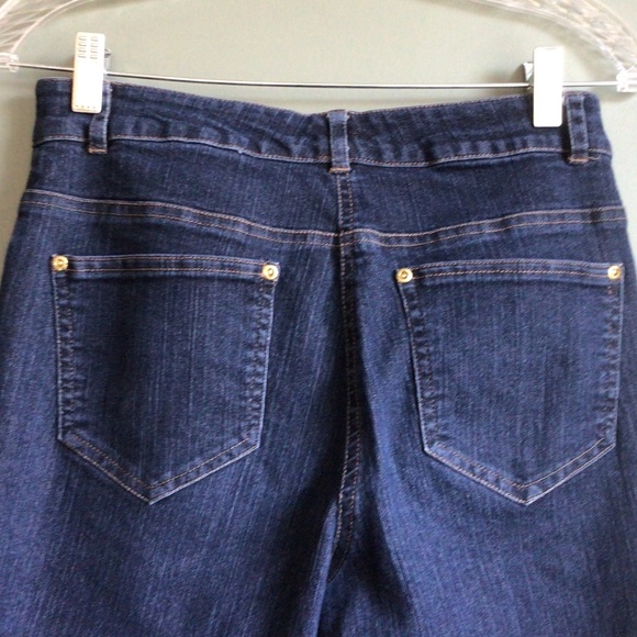 Ladies skinny stretch dark blue jeans. Sz 6 with 28.5” inseam - Picture 5 of 13